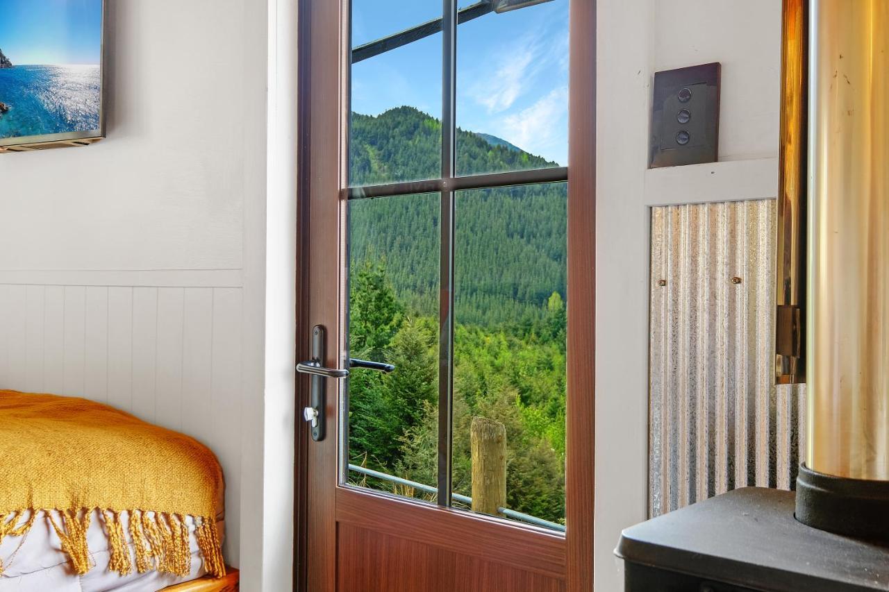 The Shepherds Hut - Boutique Retreat. Hanmer Springs Kültér fotó